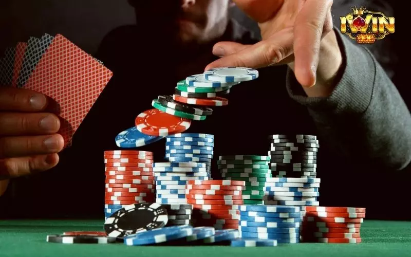 Việc quan sát và đọc vị đối thủ sẽ giúp bạn có những chiến lược điều chỉnh linh hoạt